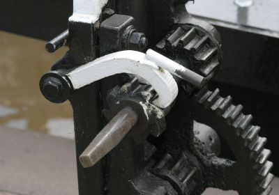 Modified lock pawl