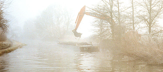 Dredging on the Oxford Canal