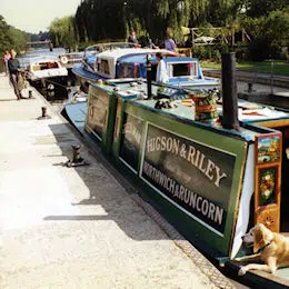 A busy lock on the Lower Thames.