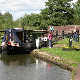 Rural lock on Birmingham & Fazeley Canal
