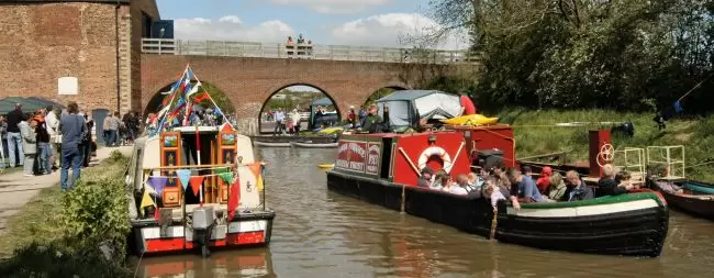Isolated Lancaster Canal to be dredged for trailboats 2 trailboat5